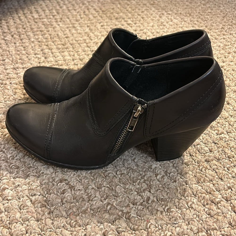 BOC Black Leather Shoes Ankle Boots sz 9